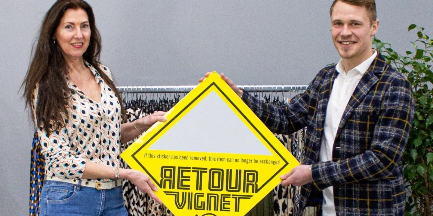 Webshop Onlinemerkkleding.nl erf&auml;hrt Vorteile Retourvignet